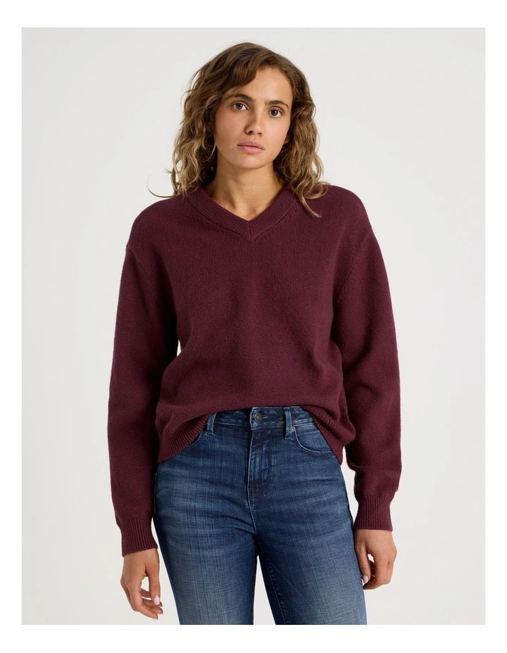 V-Neck Jumper in Burgundy image 5