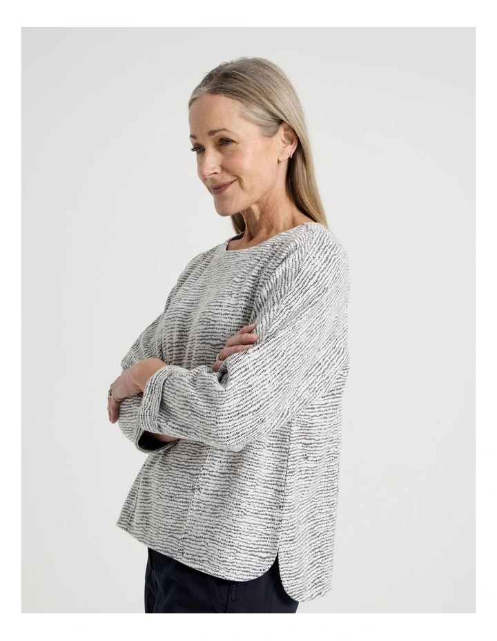 3/4 Magyar Sleeve Tee With Front Seams in Ivory/Navy Texture image 2