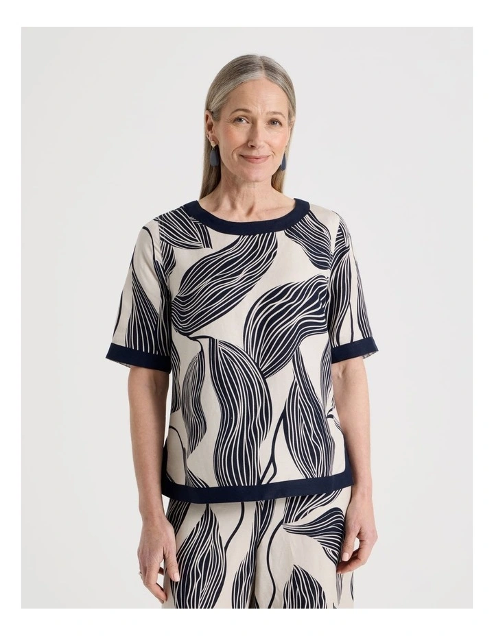 Short Sleeve Top With Solid Contrasts in Neutral/Navy Print image 1
