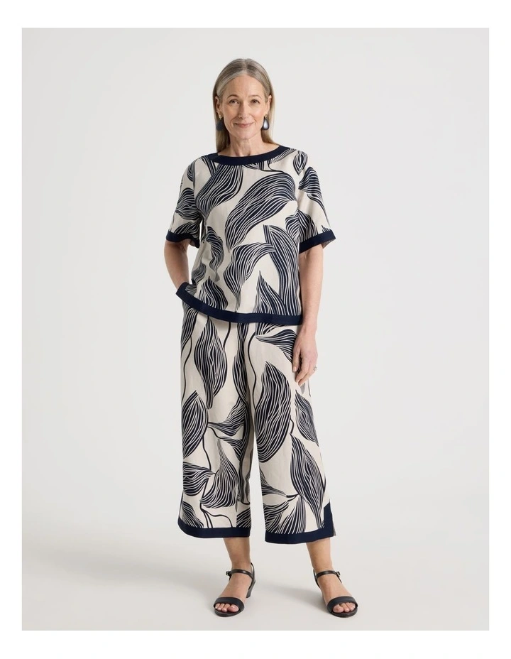 Short Sleeve Top With Solid Contrasts in Neutral/Navy Print image 2