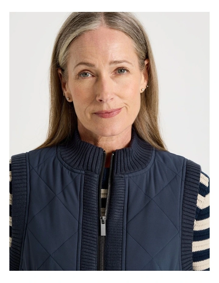 Quilted Vest With Chunky Ribs in Navy image 4