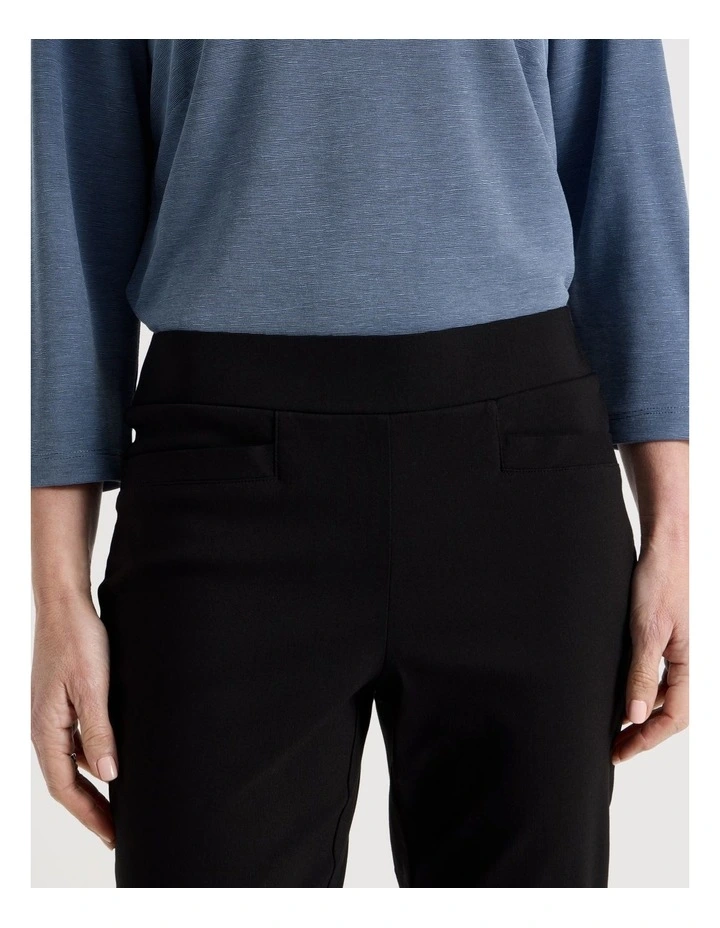 Wardrobe Staple Stretch Crop Pant in Black image 4