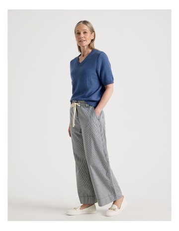 Navy/White colour