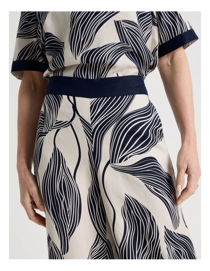 Wide Leg Crop Linen Blend Pant With Solid Contrasts in Neutral Navy Print image 4