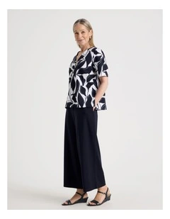 Elastic Waist Crop Travel Knit Pant in Navy