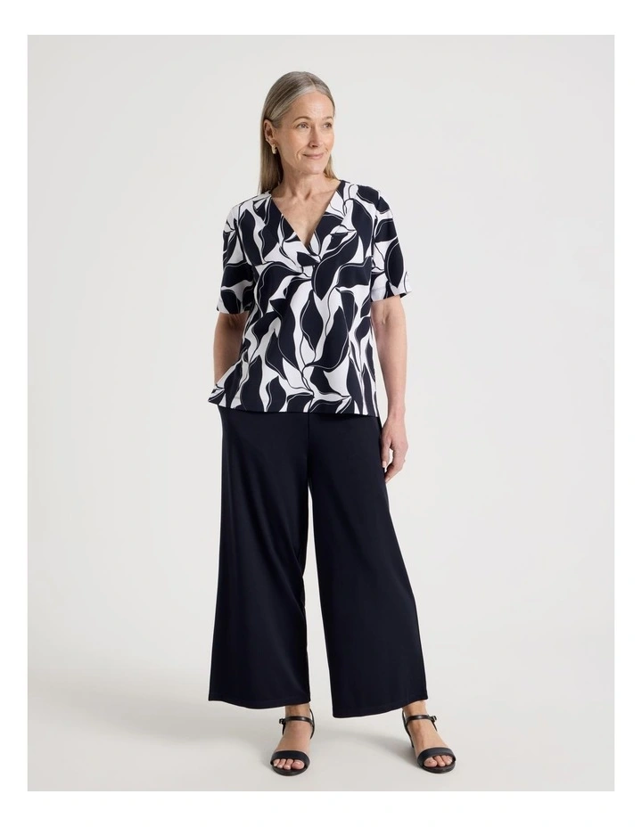 Elastic Waist Crop Travel Knit Pant in Navy image 4
