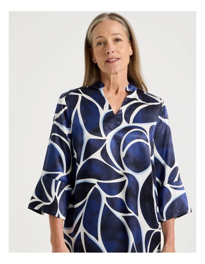 3/4 Sleeve Dress with Stand Collar and Notch Neck in Blues Shell Print image 3