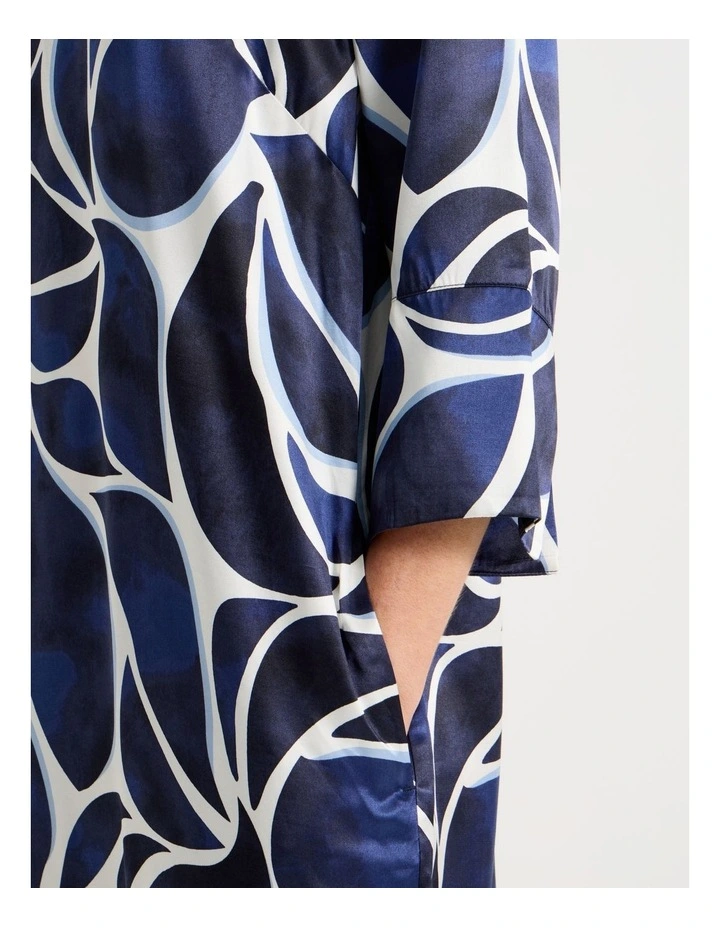 3/4 Sleeve Dress with Stand Collar and Notch Neck in Blues Shell Print image 4