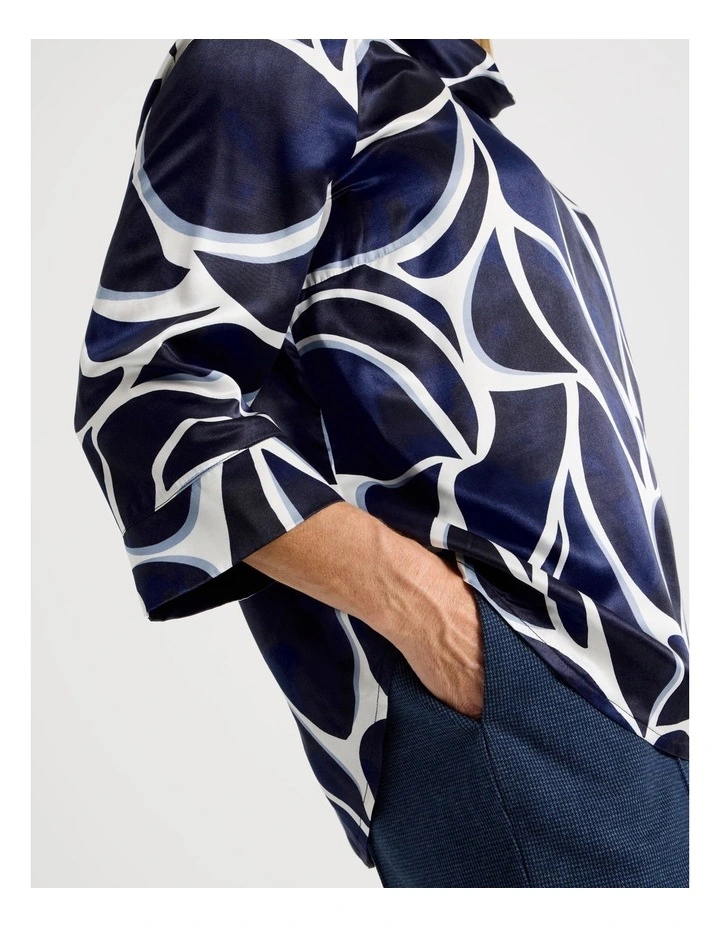 3/4 Sleeve Cowl Neck Top With Curved Hem in Blues Shell Print image 2