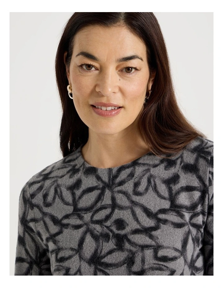 Long Sleeve Soft Touch Tee With Crew Neck in Charcoal Leaf Print image 4