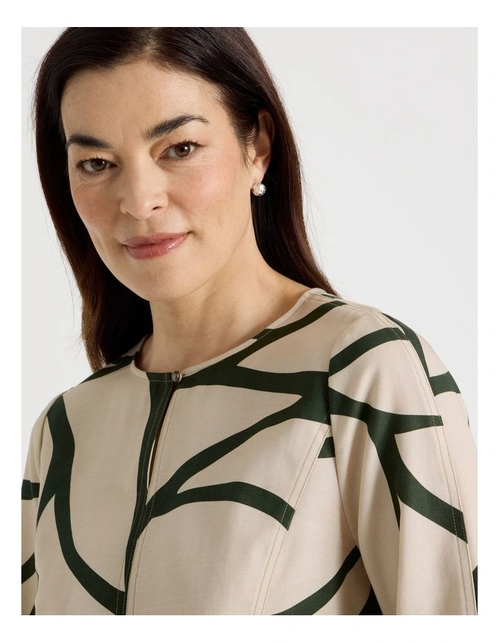Notch Neck 3/4 Sleeve Top With Cf Seam in Olive/Neutral Print image 3