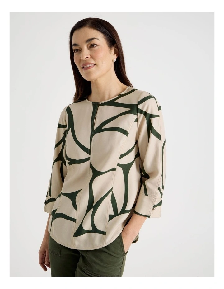 Notch Neck 3/4 Sleeve Top With Cf Seam in Olive/Neutral Print image 5