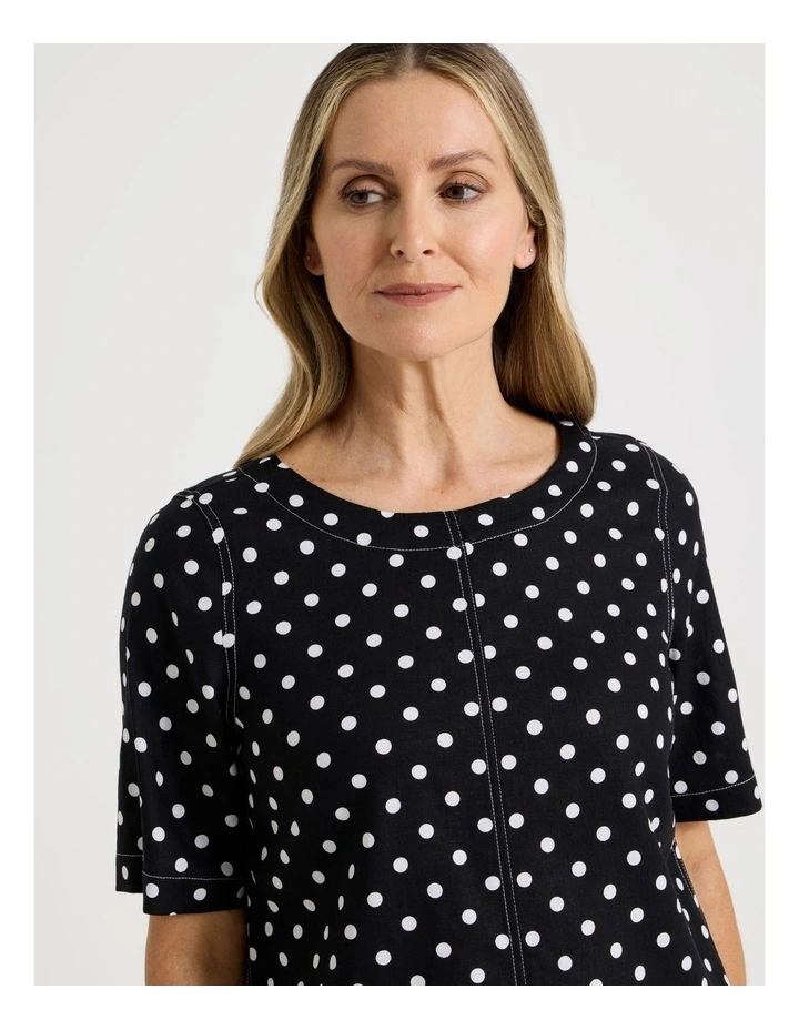 Short Sleeve Top With CF Seam & Curved Hem in Black/White Spot image 3