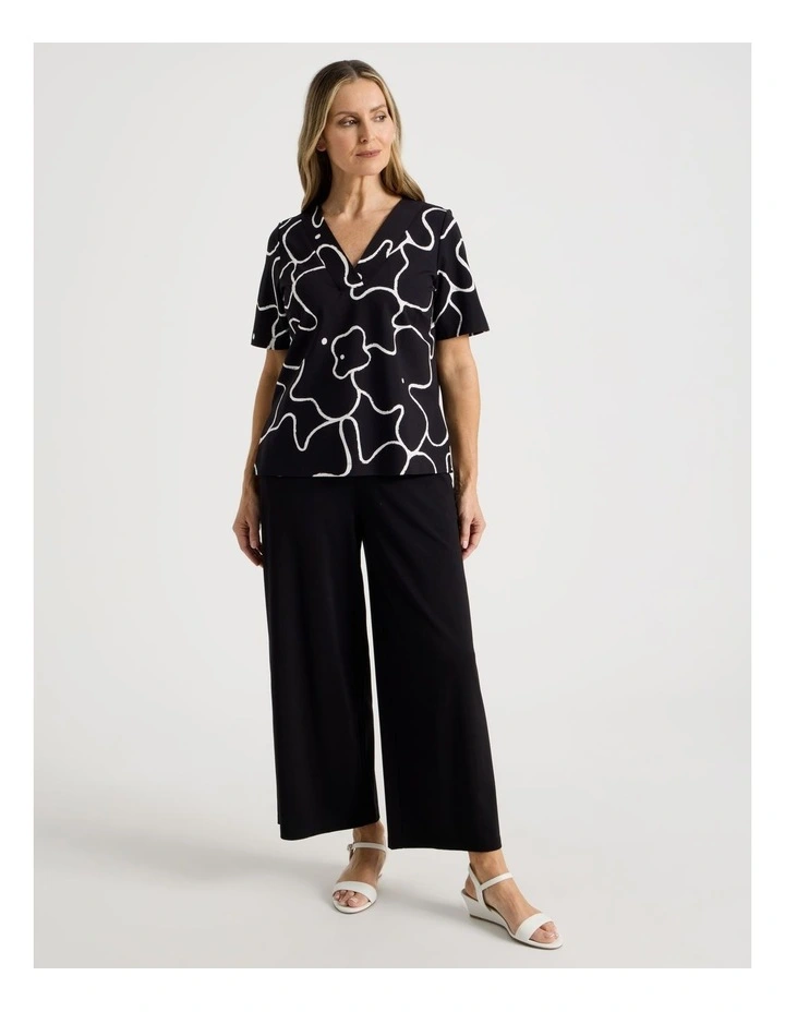 Short Sleeve V Neck Ponte Tee in Black/Ivory Large Abstract Print image 2