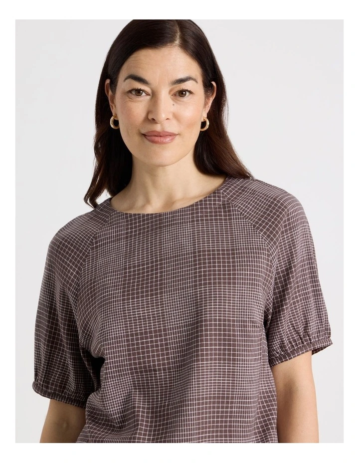Short Raglan Sleeve Top With Curved Hem in Chocolate/White Check image 4