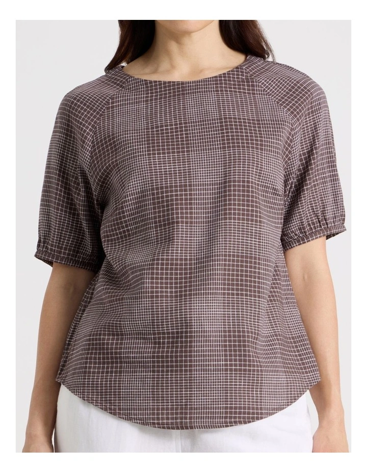 Short Raglan Sleeve Top With Curved Hem in Chocolate/White Check image 6