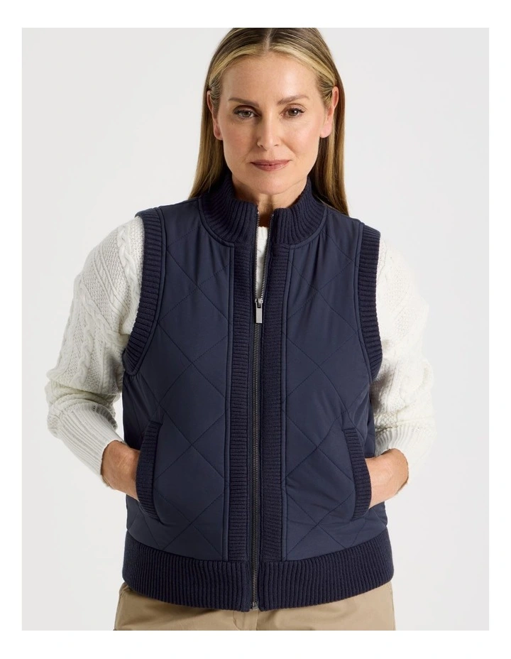 Quilted Vest With Chunky Ribs in Navy image 3