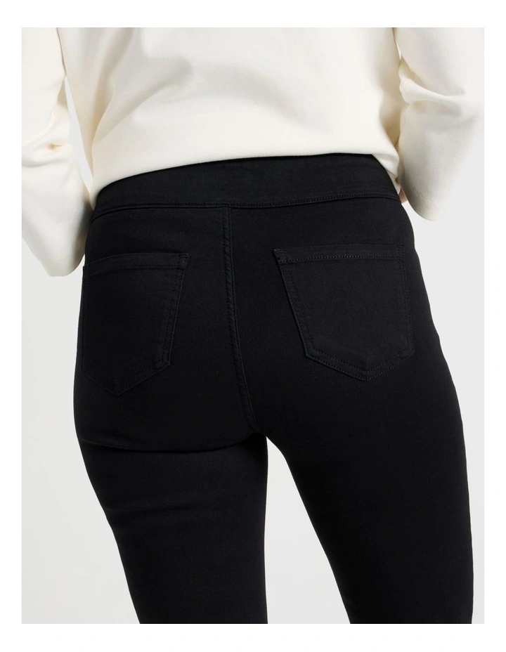 Wardrobe Staple Jegging In Black image 5