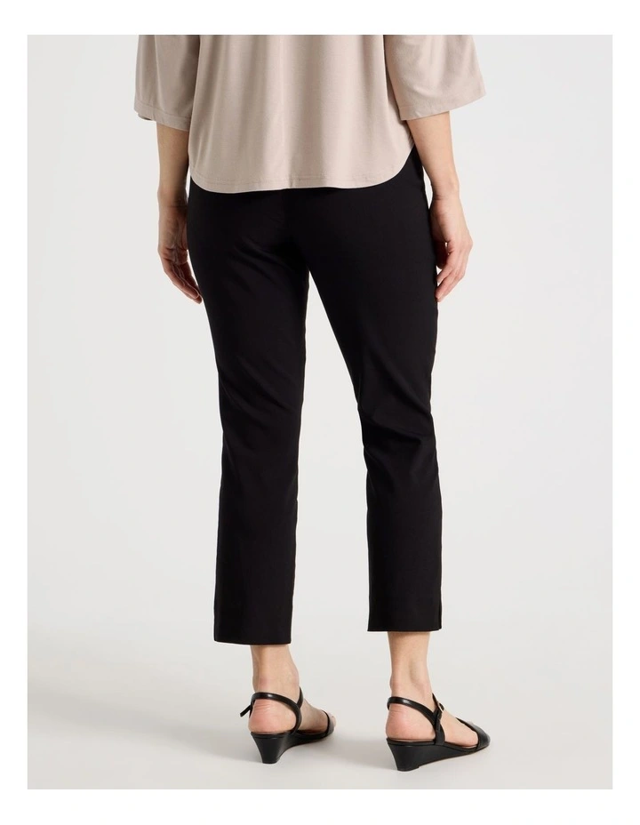 Wardrobe Staple Stretch Crop Pant in Black image 6