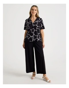 Elastic Waist Crop Travel Knit Pant in Black