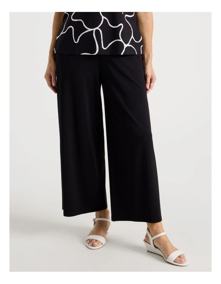 Elastic Waist Crop Travel Knit Pant in Black image 3