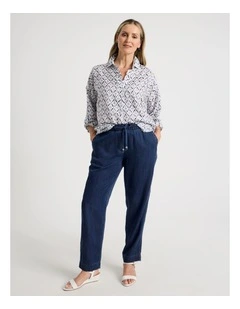 Elastic Waist Tapered Light Weight Denim Pant in Dark Wash