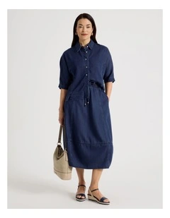 Elastic Back Tulip Hem Light Weight Denim Skirt in Dark Wash