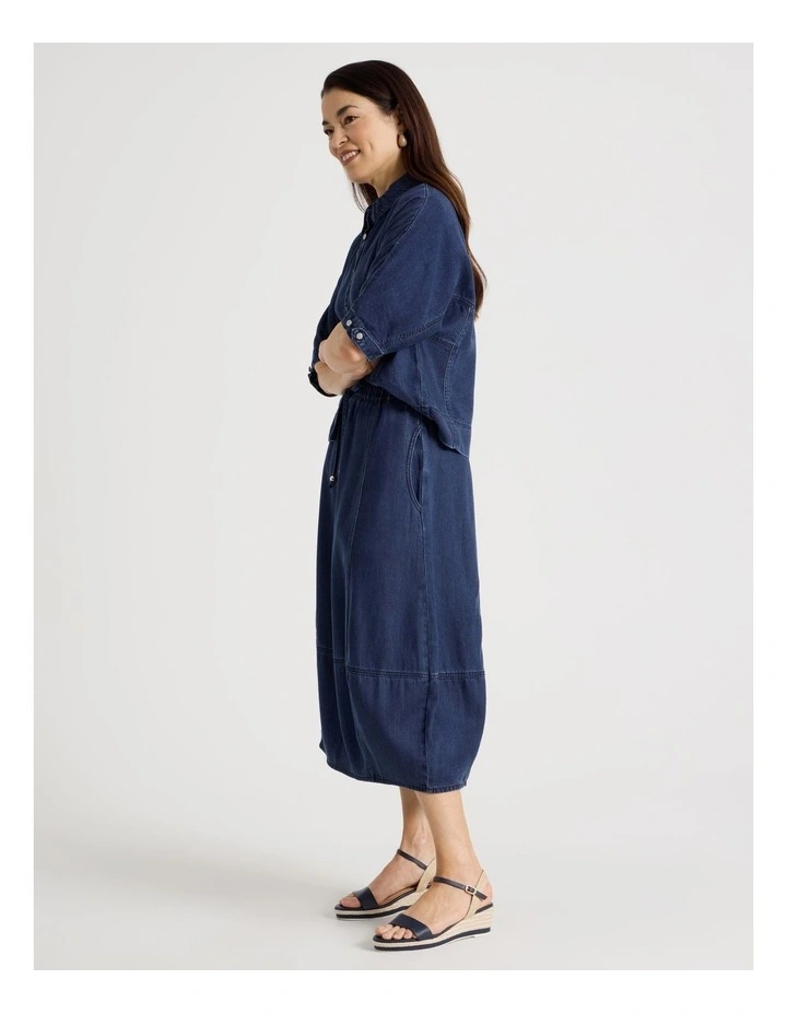 Elastic Back Tulip Hem Light Weight Denim Skirt in Dark Wash image 4
