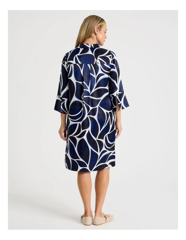 3/4 Sleeve Dress With Stand Collar And Notch Neck in Blues Shell Print image 5