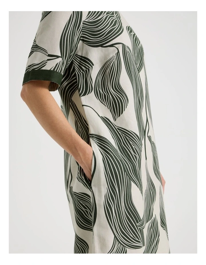 Short Sleeve Solid Trim Dress With Side Splits in Neutral/Olive Print image 4