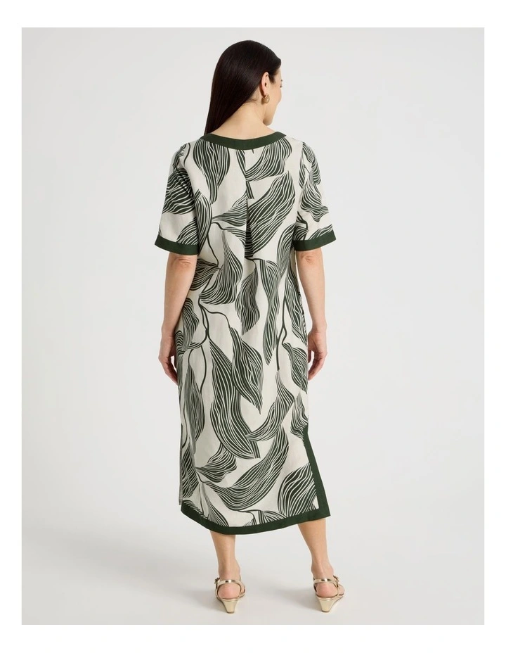 Short Sleeve Solid Trim Dress With Side Splits in Neutral/Olive Print image 6