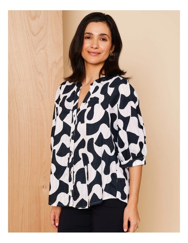 3/4 Sleeve Shirt With Split Back In Ivory/Navy Print image 5
