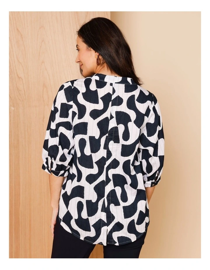 3/4 Sleeve Shirt With Split Back In Ivory/Navy Print image 6