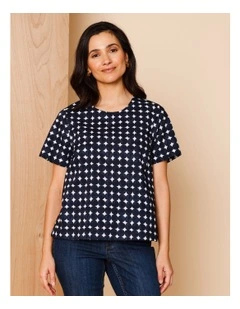 Short Sleeve Swing Hem Top With Round Pebble Print In Navy/White