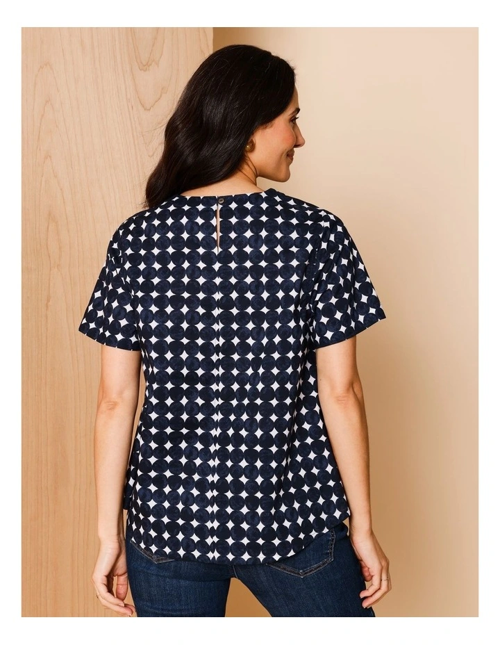 Short Sleeve Swing Hem Top With Round Pebble Print In Navy/White image 5