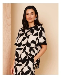 Short Sleeve Curved Hem Top In Neutral/Black Leaf Print With Black Contrasts