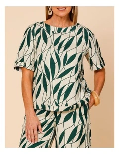 Short Sleeve Top With Curved Back Hem In Neutral/Forest Leaf Print