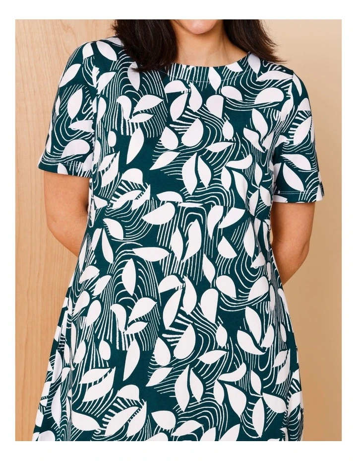 Short Sleeve Knit Dress With Darted Hem And Pockets In Teal/White Abstract Print image 5