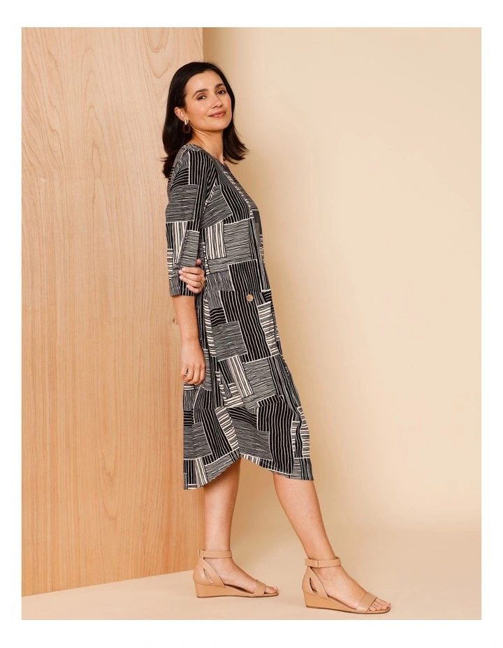 3/4 Sleeve Asymmetric Dress With Side Pockets In Black/Neutral Line Print image 1