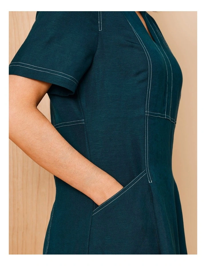 Short Sleeve Dress With Yoke And Pockets In Peacock/White Contrast Top Stitching image 6
