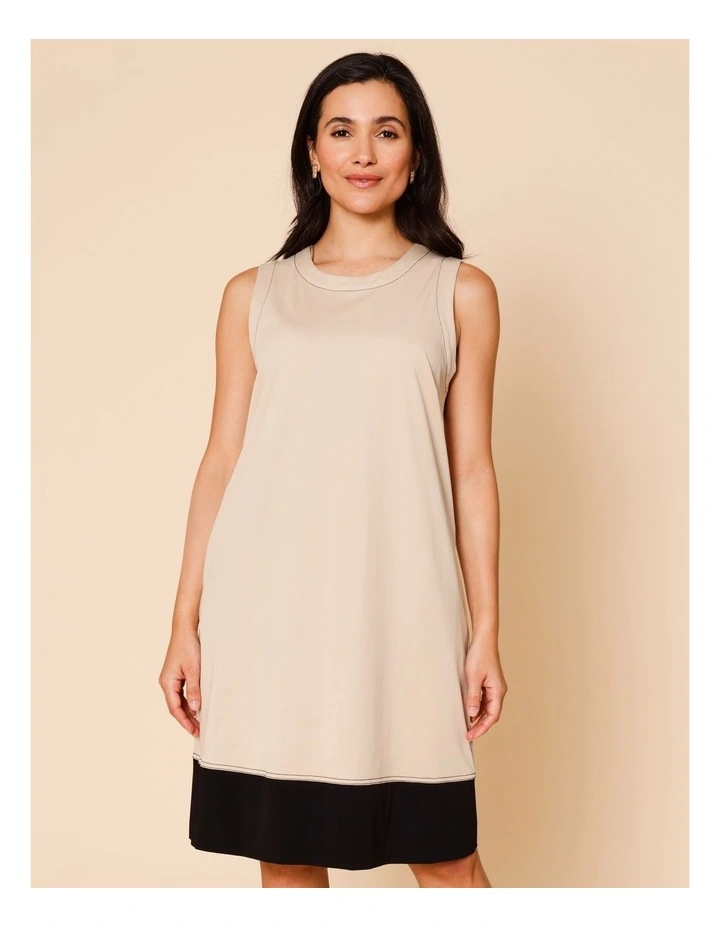 Sleeveless Knit Dress With Contrast Hem And Pockets In Neutral/Black image 2