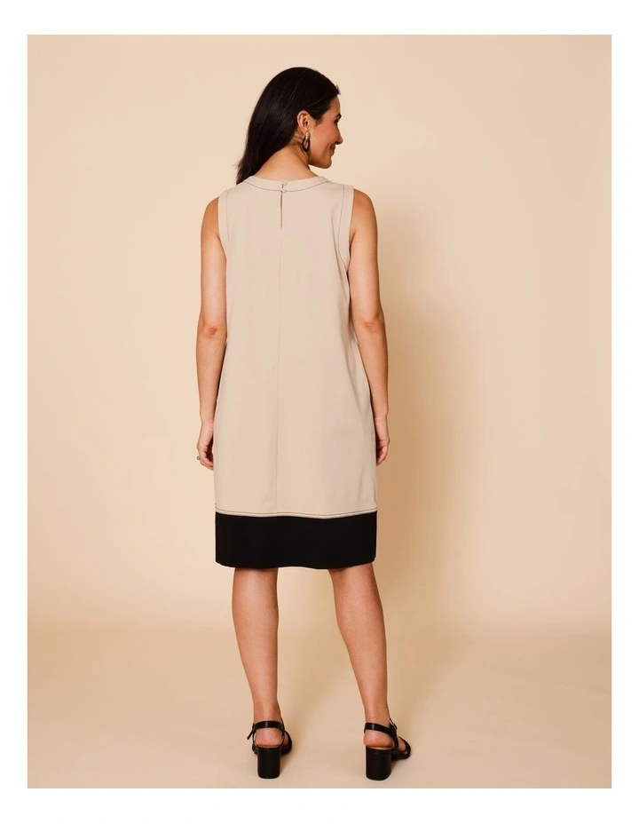Sleeveless Knit Dress With Contrast Hem And Pockets In Neutral/Black image 5