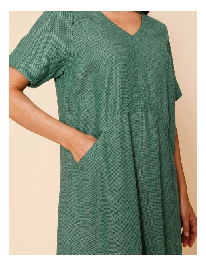 Short Sleeve Dress With Shaped Waist And Pockets In Green image 3