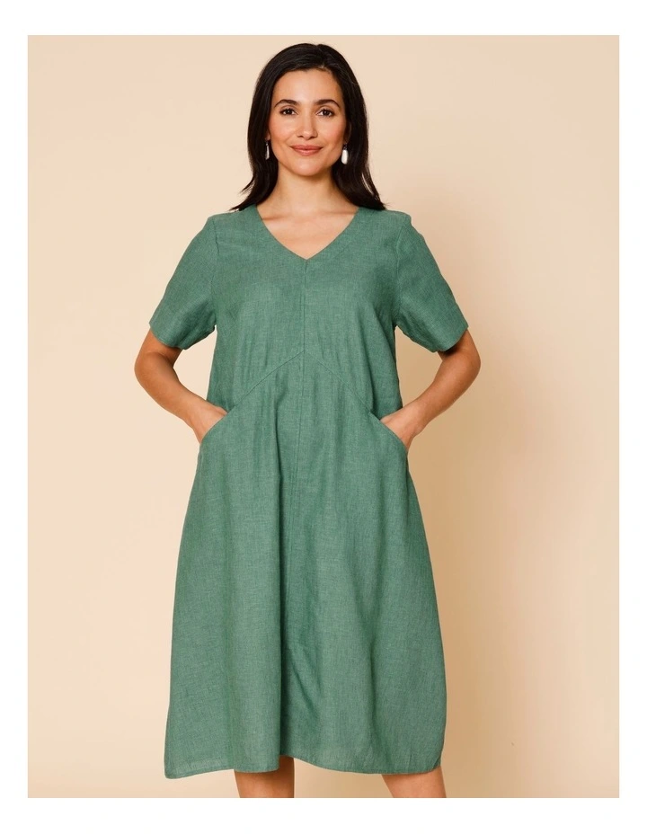Short Sleeve Dress With Shaped Waist And Pockets In Green image 4