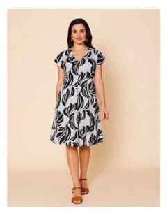 Spliced Extended Short Sleeve Knit Dress With Pockets In Black And White Spot Leaf Print