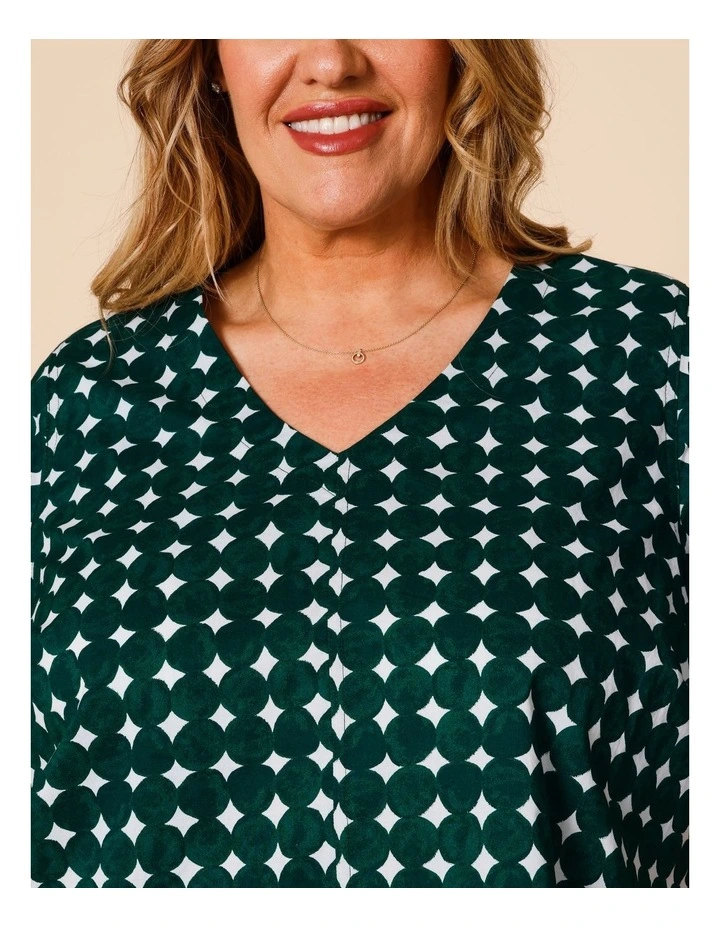 Short Sleeve V-neck Swing Hem Top With Round Pebble Print In Dark Green/White image 4