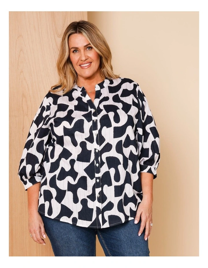 3/4 Sleeve Shirt With Split Back In Ivory/Navy Print image 1