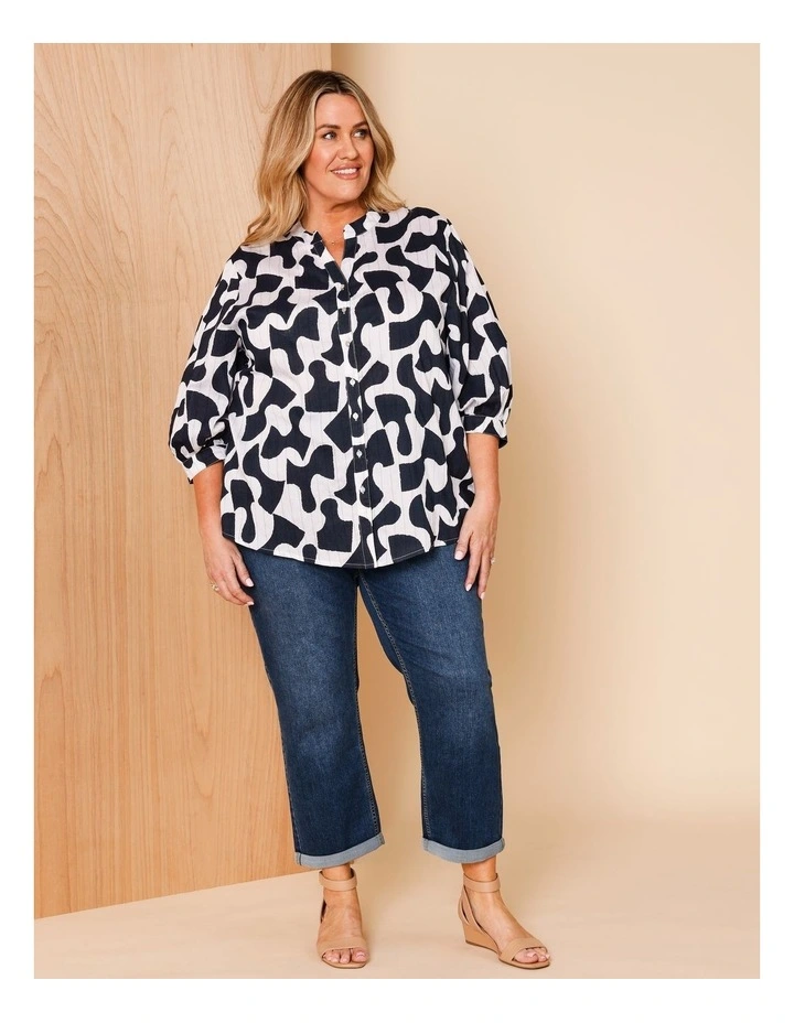 3/4 Sleeve Shirt With Split Back In Ivory/Navy Print image 2