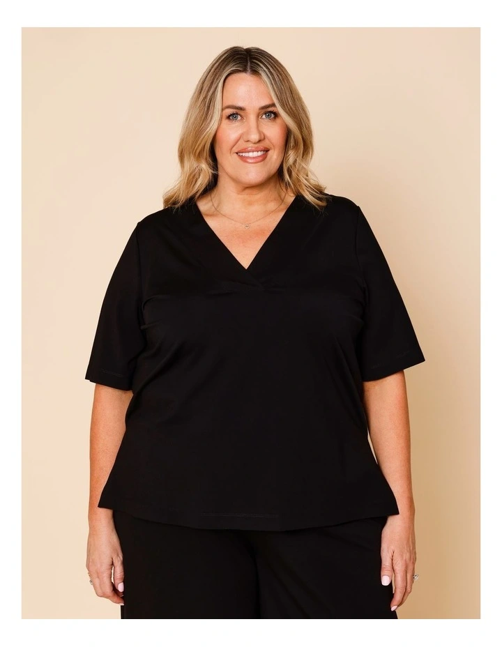 Short Sleeve V-neck Tee In Black image 3