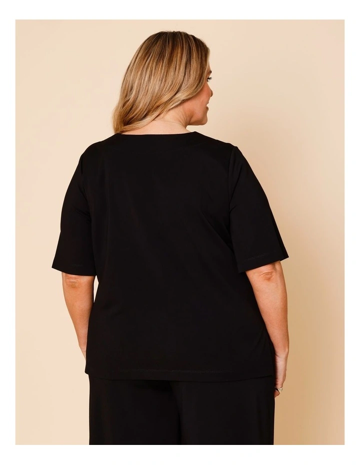 Short Sleeve V-neck Tee In Black image 5